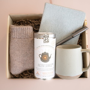 Fall Vibes Gift Set for Men. Care Package for Men. Warm and Cozy Gift Box. Fall Gift Set. Cabin Gifts. Thanksgiving Gift. Gift For Friend .
