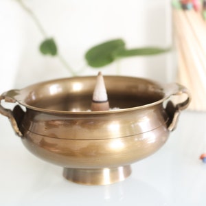 Om Mani Golden Round Metal Tibetan Incense Bowl - Versatile Bowel For Burning Incense Stick, Cone, Smudging, Resins