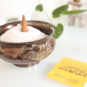 Om Mani Bronze Round Metal Tibetan Incense Bowl - Versatile Bowel For Burning Incense Stick, Cone, Smudging, Resins