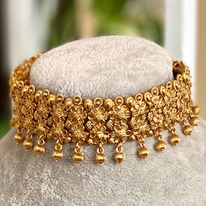 Gargantilla dorada perfecta para bodas indias