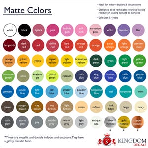 Puede incluir: Una carta de colores titulada "Matte Colors" con una variedad de tonos, incluyendo blanco, negro, rosa y verde. La carta incluye colores met&aacute;licos y duraderos para uso en interiores y exteriores, con un acabado met&aacute;lico brillante.