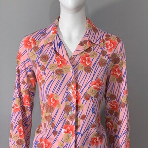 1970s Women&#39;s Pink Floral Blouse