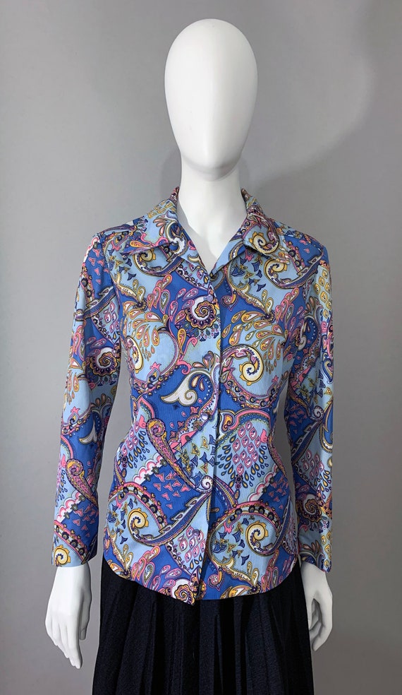 1970s Women's Blue Purple Multicolor Paisley Blou… - image 1