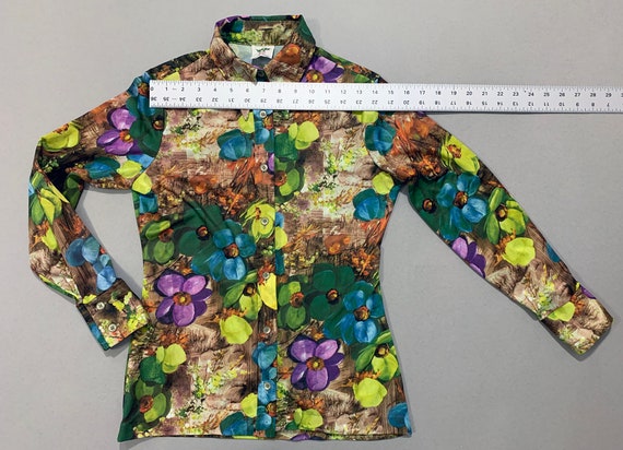 1970s Women's "BVD" Multicolor Floral Blouse - image 6