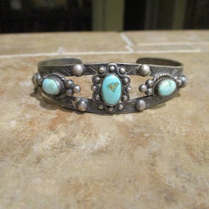 EXQUISITE Old Fred Harvey Era Navajo Sterling Silver THREE TURQUOISE Design Bracelet