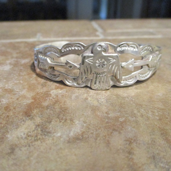 EXTRA schaarse oude pion Navajo Sterling zilveren THUNDERBIRD PIJLEN armband