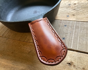Western Border Stamped Cast Iron Skillet Holder