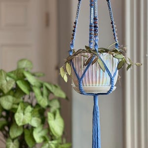 フィッシュ マーキュリー プラントハンガー - 「共に昇華する」ペリウィンクルハンガー、ライトキャッチャー、宝石ビーズ、ビーズタッセル