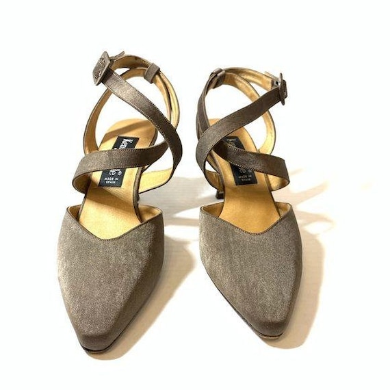 kenneth cole kitten heel