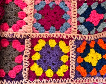 Baby blanket with granny squares