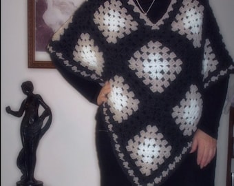 Crochet Poncho Pattern, For the Love of Granny Poncho 1, Granny Stitch Pattern, Granny Square Pattern