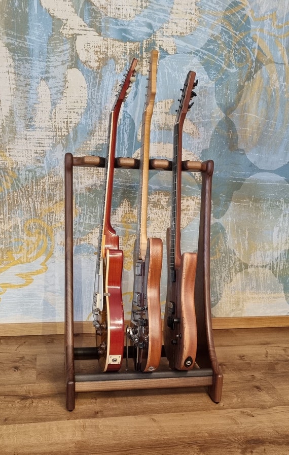 BERGFELS Supporto per 3 chitarre Bergstand, realizzato in legno massello e  pregiata pelle italiana. -  Italia
