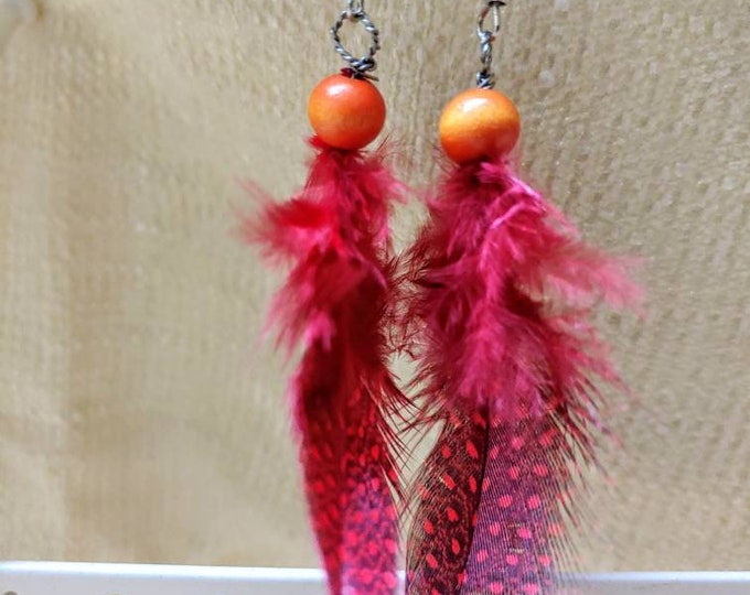 Feather dangle earrings on fishhook