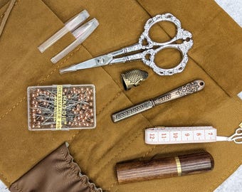 Caja de regalo con kit de costura: tijeras de bordar y juego de herramientas con bolsa