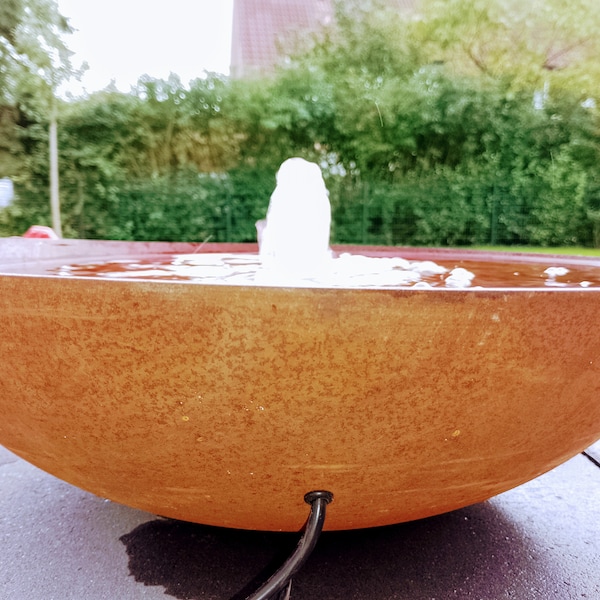 Design Outdoor- und Zimmer-Brunnen Edelrost massiv mit Unterwasserbeleuchtung & Fernbedienung