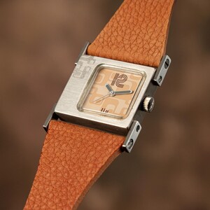 Montre Vintage LIP Pour Femme - Cadran Rectangulaire Doré, Bracelet Cuir Rouge