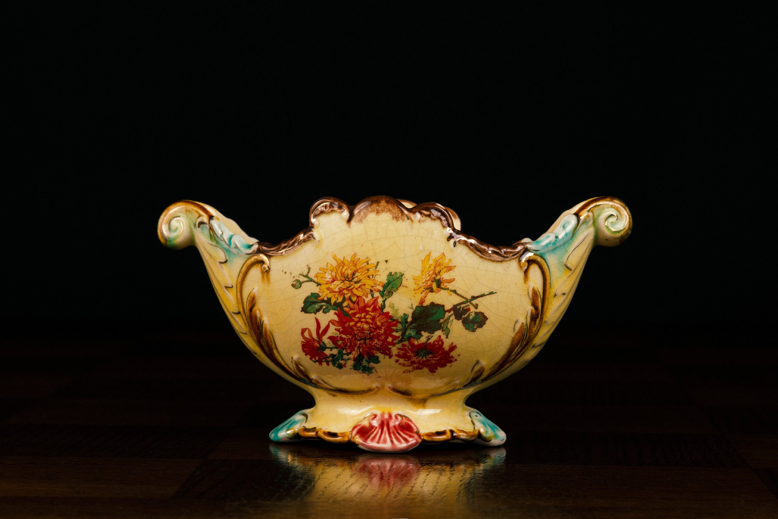 Petite Coupe à Fruits en Faience Décor de Fleurs