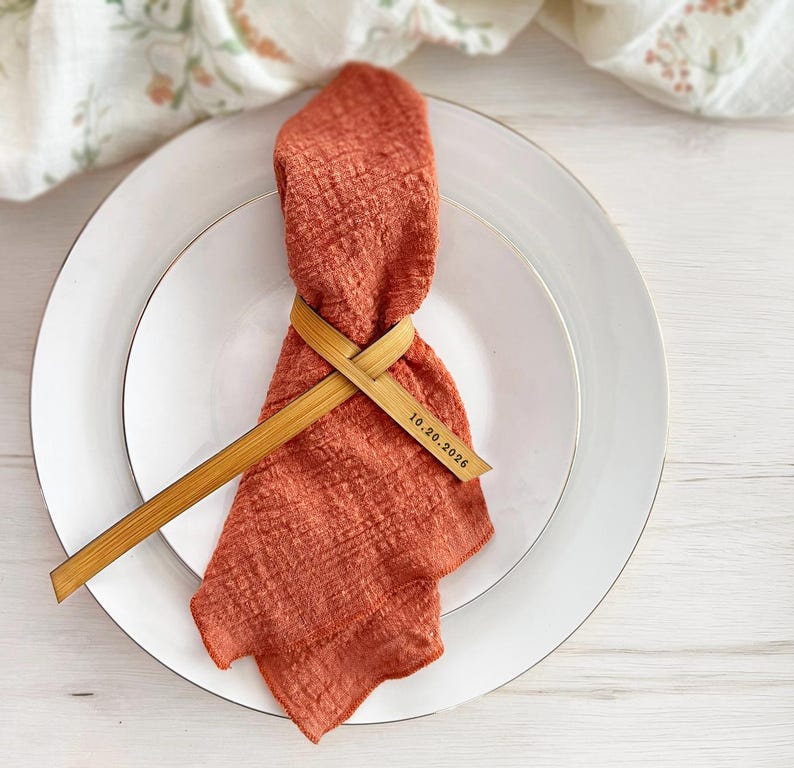 table setting modern wedding