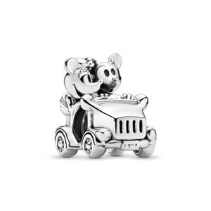 Ciondolo in argento 925 Minnie e Topolino in auto d'epoca, compatibile con braccialetti europei, cartone animato ispirato al mondo magico