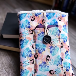 Custodia per libri Disney Princess Fa Mulan modello acquerello tessuto con tasca bottone chiusura cinturino custodia per tablet iPad regalo per amanti dei lettori libreschi