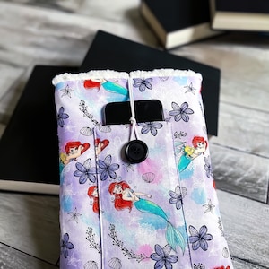 Custodia per libri con chiusura a strappo tascabile Disney La Sirenetta Ariel & Flounder Lettore Amante dei libri Regalo per lei Lui Loro Custodia per tablet iPad