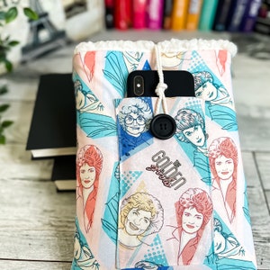 Custodia del libro con chiusura con cinturino a bottone dorata Golden Girls Rose Betty White Dorothy Sophia Blanche Reader Bookish Lover Gift iPad Tablet Case