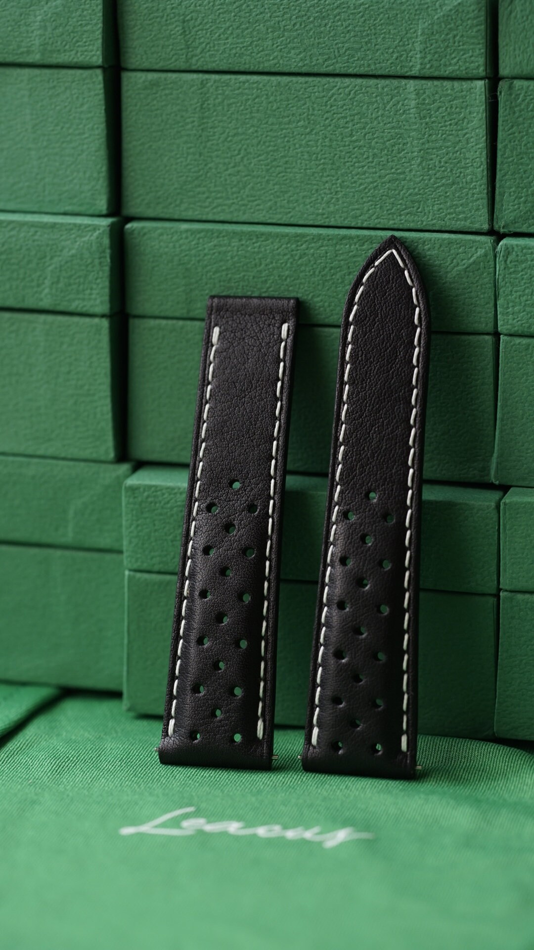 Swift Black Leather Watch Strap 24mm 23mm 22mm 21mm 20mm 19mm 18mm 16mm 14mm LEACUS Handmade Leather Watch Straps