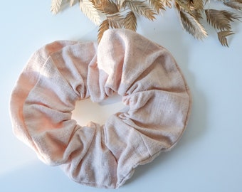 Pale pink botanically dyed linen scrunchie, hair tie linen, natural scrunchie, sustainable scrunchie, plant dyed linen.
