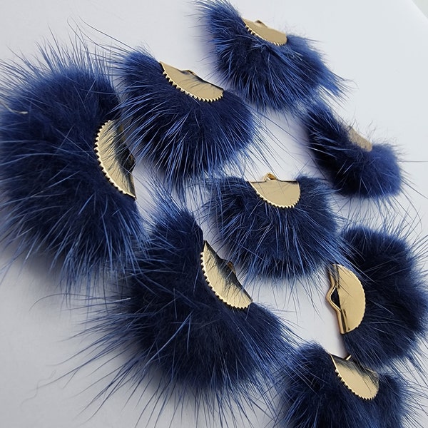 1 pair fur poms,