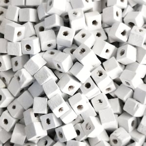 5 x 5 mm 木製キューブビーズ、木製キューブスペーサー - ホワイトカラー、50 グラムパック