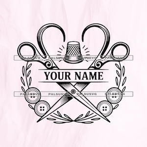 Puede incluir: Diseño en blanco y negro con temática de costura, con tijeras cruzadas, un dedal, botones y una corona de laurel. El texto "YOUR NAME" se muestra en una pancarta. Ideal para proyectos de costura personalizados.
