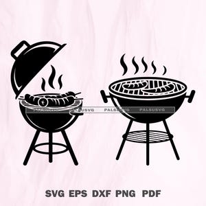 Może przedstawiać: Czarno-biała ilustracja dwóch grilli węglowych. Jeden grill ma otwartą pokrywę, z kiełbaskami gotującymi się nad węglem. Drugi grill pokazuje kiełbaski gotujące się z parą. Obraz zawiera tekst "SVG EPS DXF PNG PDF".