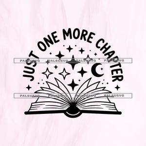 以下が含まれることがあります： 開いた本と放射線、星、三日月を描いた白黒グラフィック。テキストは「Just One More Chapter」と本の上の半円状に書かれています。デザインは薄いピンク色の背景にあります。