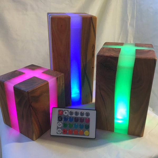 Leuchtobjekt Pflaumen-holz Epoxidharz RGB LED Epoxy Bateriebetrieben