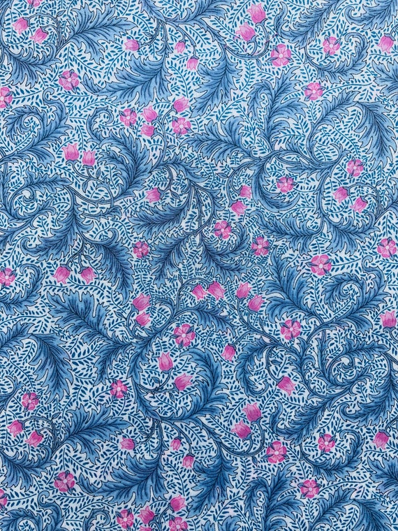 A Grey and Pink colourway in this ‘Dorothy Watton’ Liberty Tana Lawn Seasonal Fabric. This piece is cut to 13 x 9”