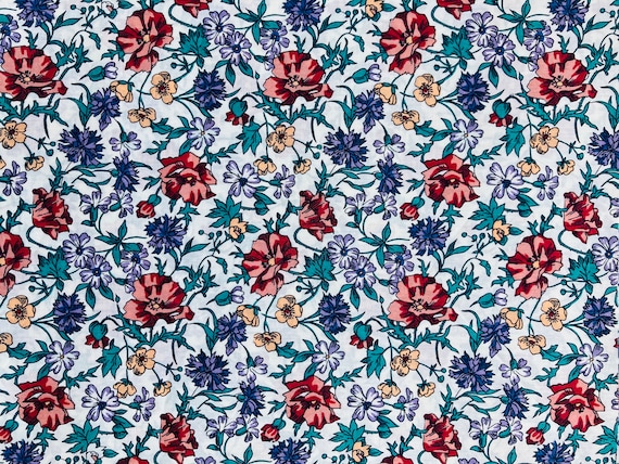 A lovely rare vintage red and purple colourway in this ‘Ballerine’ Liberty Tana Lawn cut to a generous 13 x 9”
