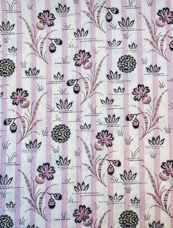 Liberty Tana Lawn Vintage Pink ‘Hulme’ fabric 40 x 50 cms. Patchwork Crafting