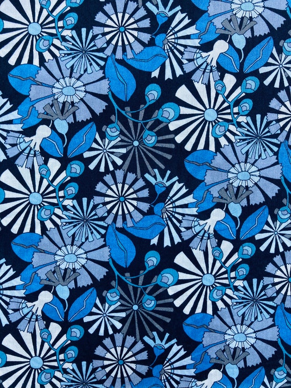 Daisy Pop, A Discontinued Blue and Grey Liberty Tana Lawn Fabric. 13” x 9”.  International Shipping
