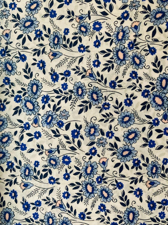 A Beautiful Blue And White ‘Alpine Daisy’ Liberty Tana Lawn 13”x 9” Crafting Patchwork