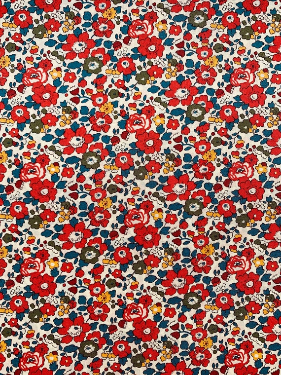 Liberty Tana Lawn Red/green ‘Betsy Ann’ 13”x 9” fabric.
