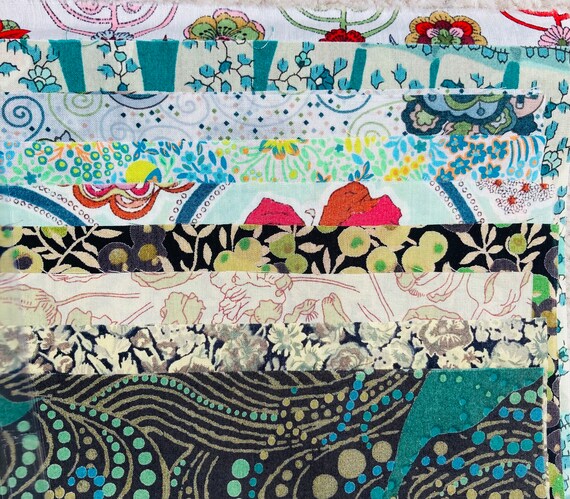 Liberty Tana Lawn fabric pack Vintage ‘Gorgeous Greens’. There are 8 beautiful pieces in this bag, sizes are 6”x 9”.