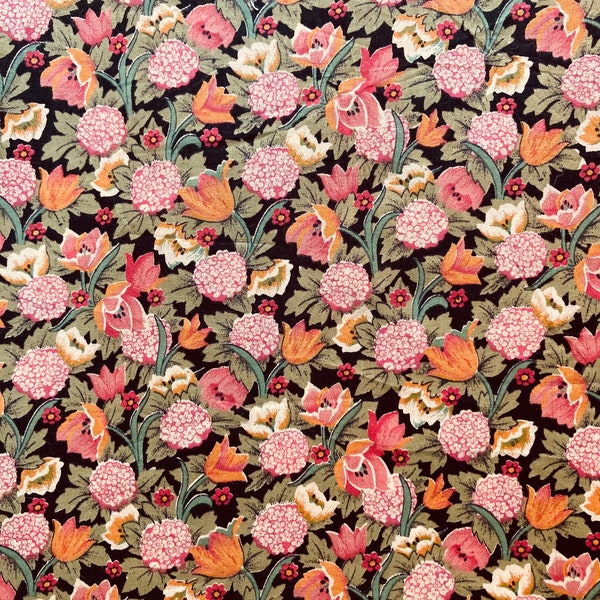 A Beautiful Vintage Pink and Peach ‘Gelds Rose’. This lovely Liberty Tana Lawn Is cut to a generous 17 x 10”