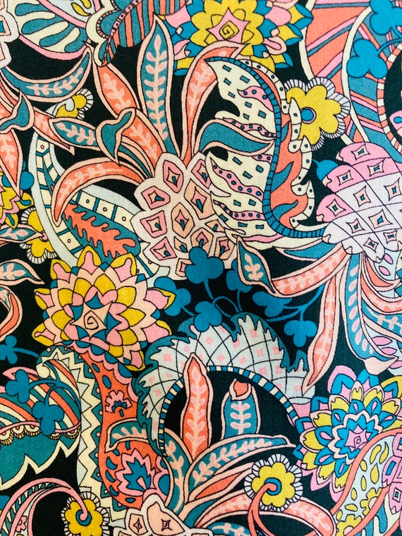 Liberty Tana Lawn 13”x 9” ‘Pineapple Paisley’ fabric. I offer International shipping