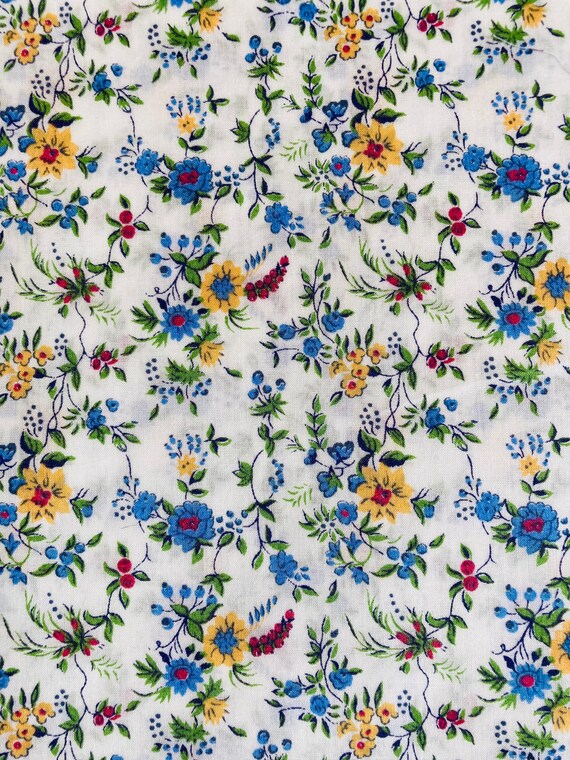 Liberty Tana Lawn Vintage 13”x 9”, Blue and Yellow Floribunda.