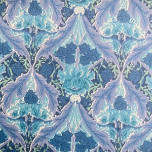 A lovely rare vintage Blue and Green colourway in this ‘Burnham’ Liberty Tana Lawn cut to a generous 17 x 10”