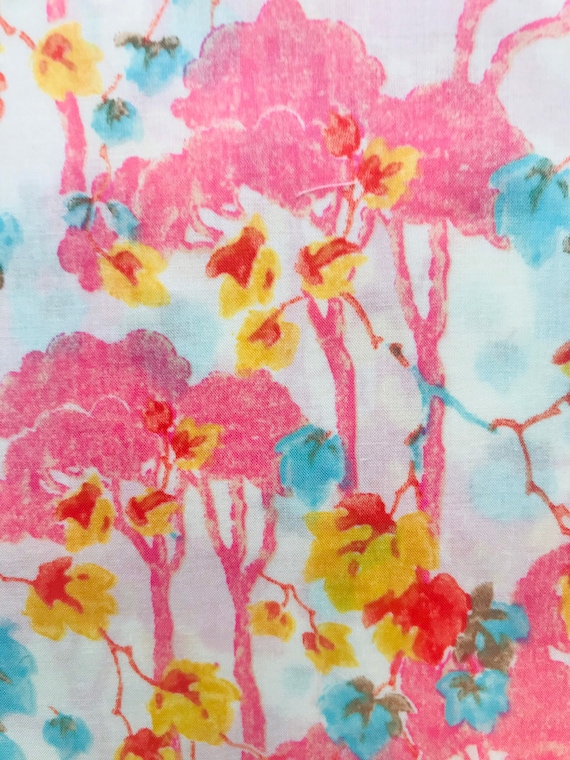 Liberty Tana Lawn Discontinued ‘Ombrallino’ 13”x 9” fabric.