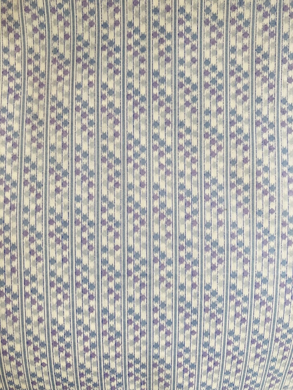 A Blue and Purple colourway in this gorgeous Liberty Tana Lawn Vintage ‘Unknown’ 14 x 10” fabric.