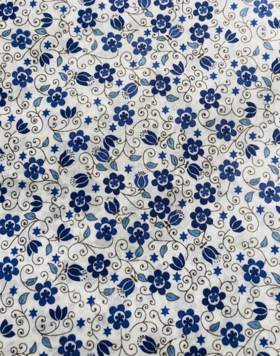 Liberty Tana Lawn Vintage 50cm x 40cm fabric Blue ‘Clemmie’.