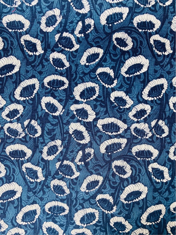 A beautiful vintage ‘Koharu’ Liberty Tana Lawn cut to a generous 17 x 10” Blue and White