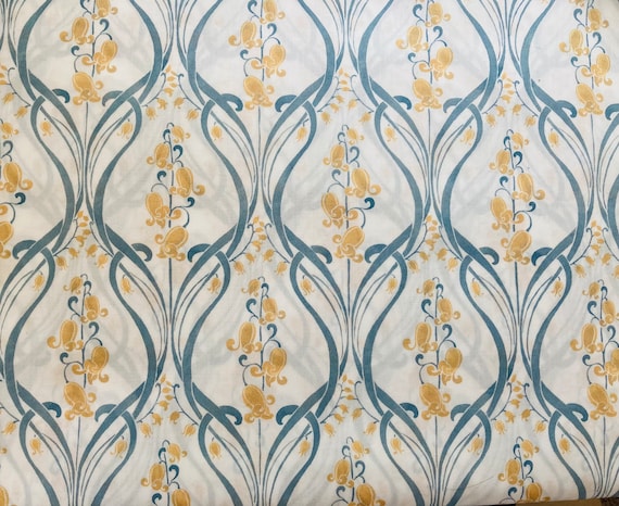 A lovely Liberty Grey and Yellow ‘Bluebell’ Tana Lawn cut to a generous 40 x 50cm. Patchwork Crafts